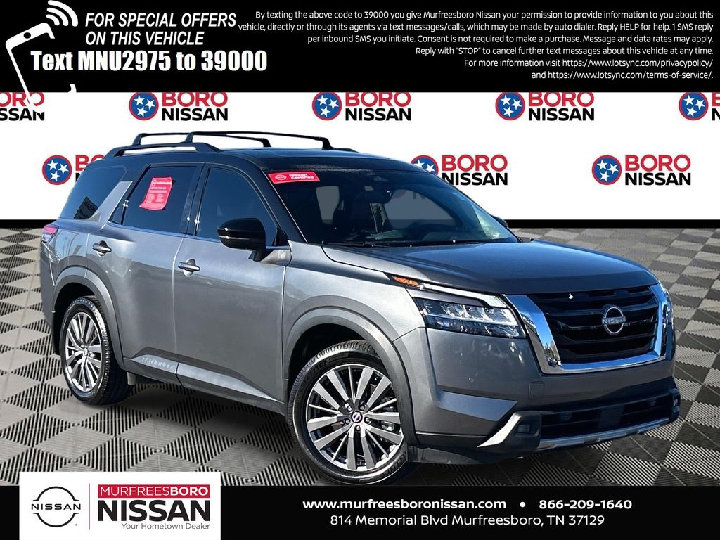 2022 Nissan Pathfinder SL's photo