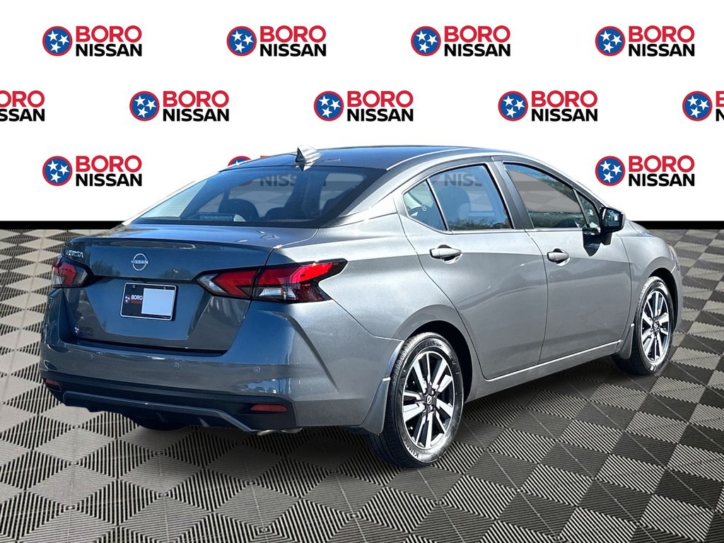 2025 Nissan Versa 1.6 SV photo 3