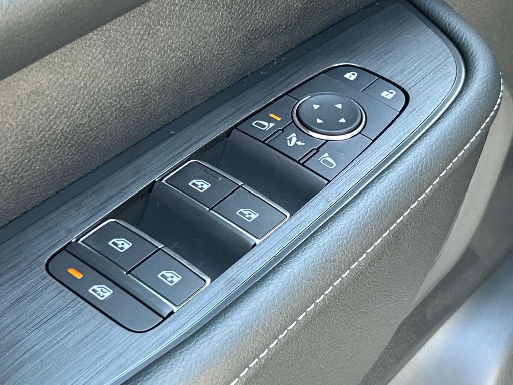 2026 Nissan Armada SL - Photo 24