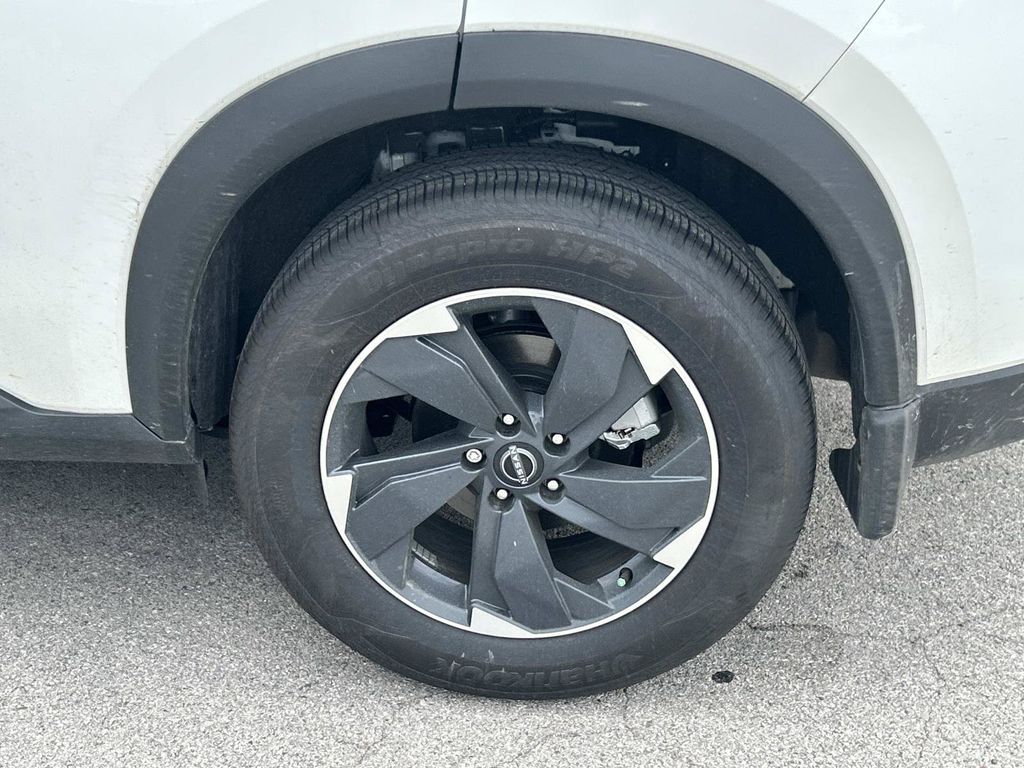 2026 Nissan Rogue SV - Photo 12