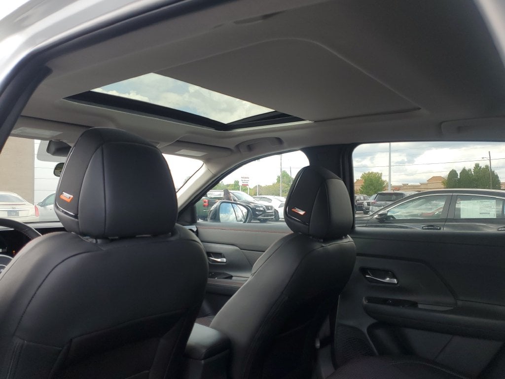 2026 Nissan KICKS SR - Photo 9