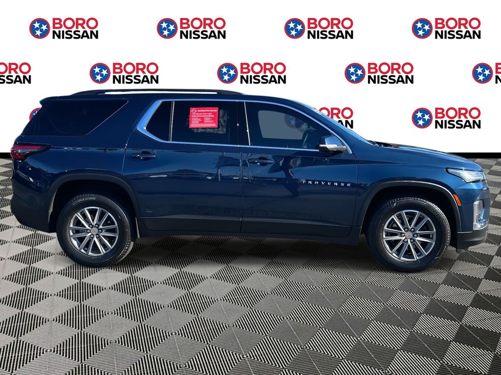2023 Chevrolet Traverse Cloth 1LT photo 2