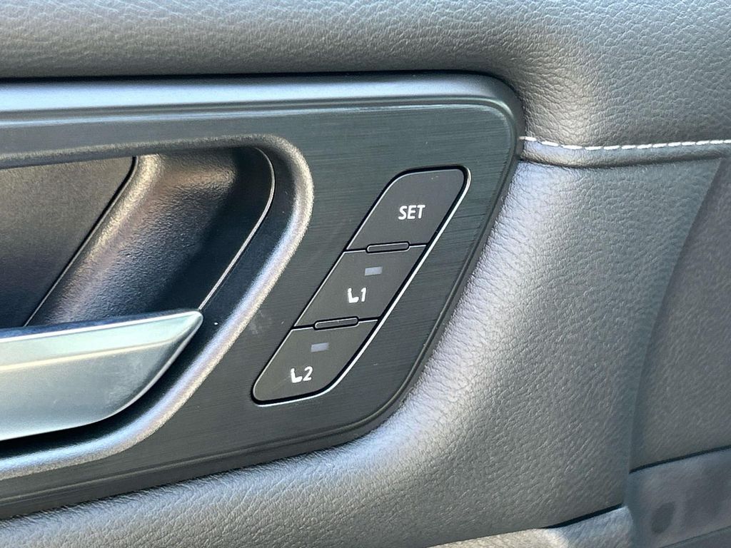 2026 Nissan Armada SL - Photo 25
