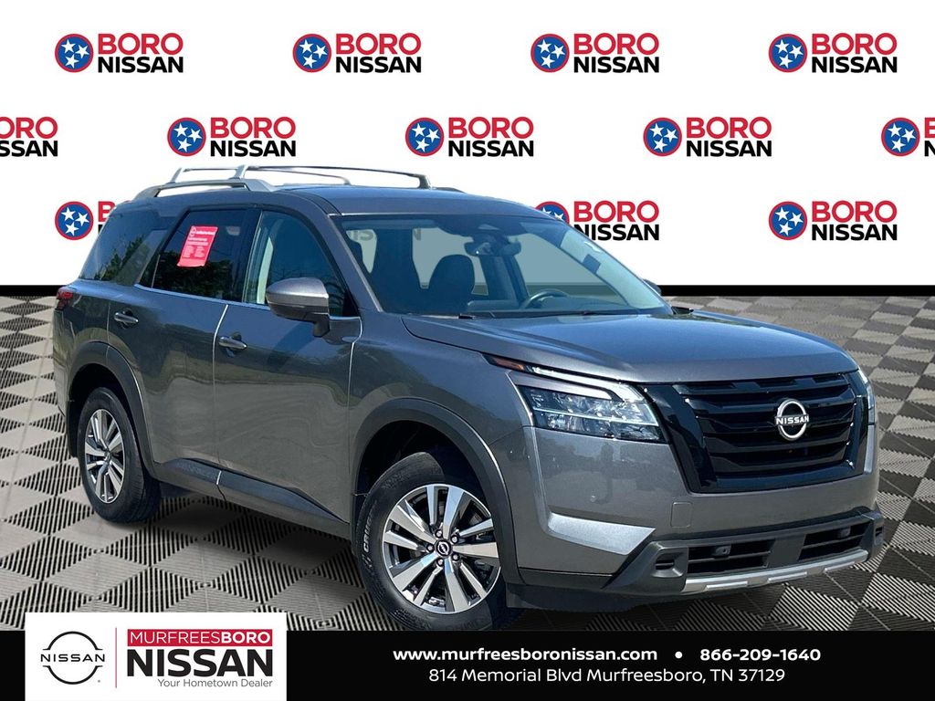 2024 Nissan Pathfinder SL 2WD's photo
