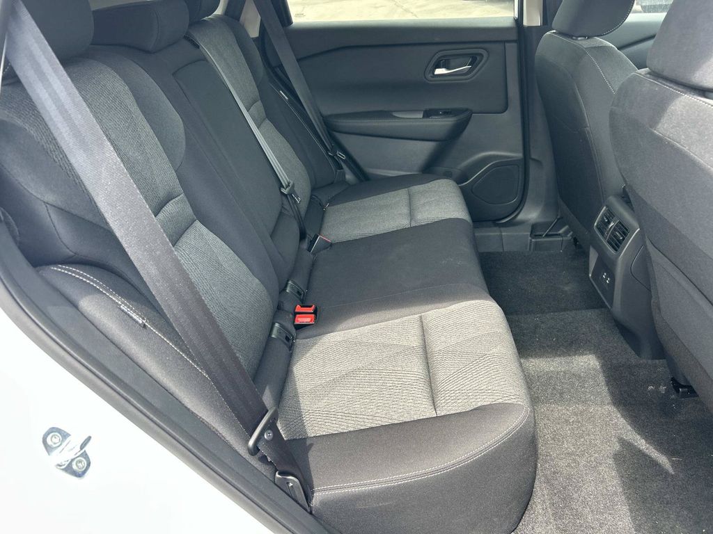 2026 Nissan Rogue SV - Photo 25