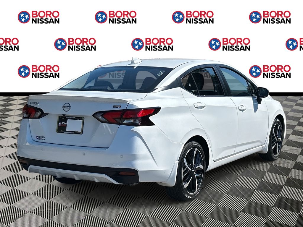 2025 Nissan Versa 1.6 SR photo 2