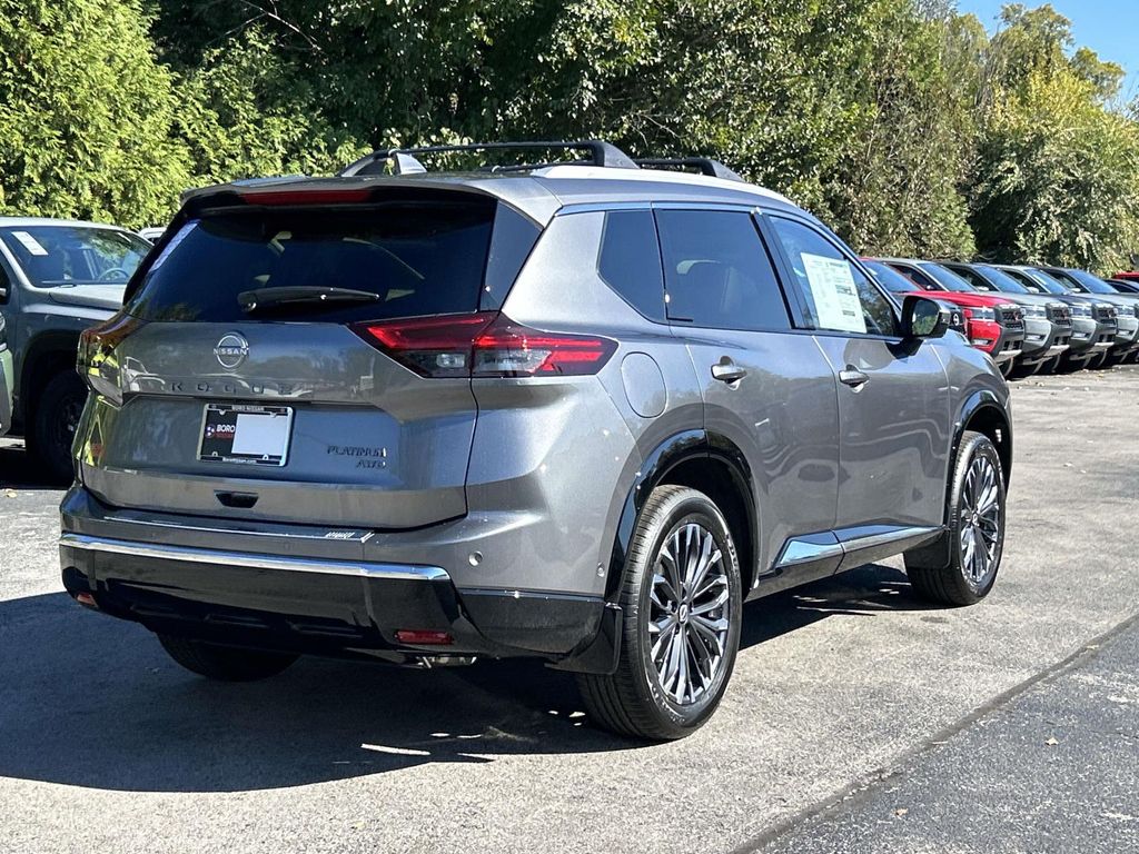 2026 Nissan Rogue Platinum photo 2