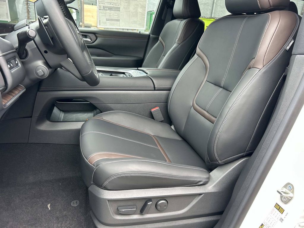 2026 Nissan Armada SL - Photo 29