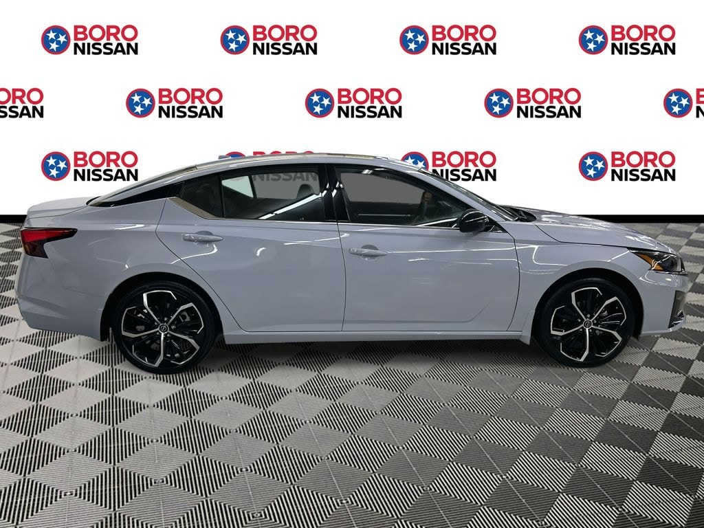 New 2025 Nissan Altima SR Sedan