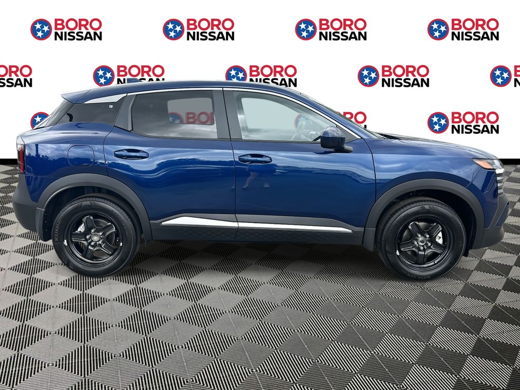 2025 Nissan Kicks SV photo 2