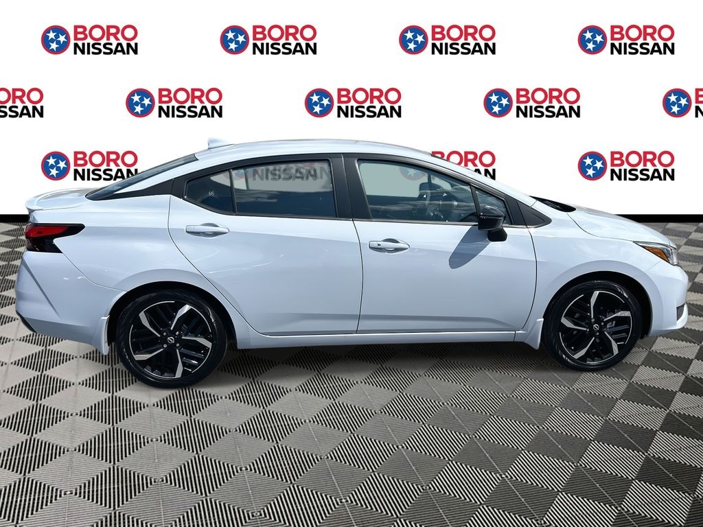 New 2025 Nissan Versa 1.6 SR Sedan