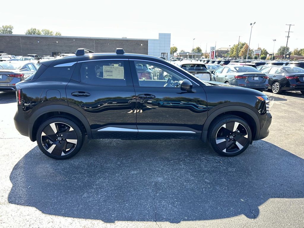 2026 Nissan Kicks SR photo 2