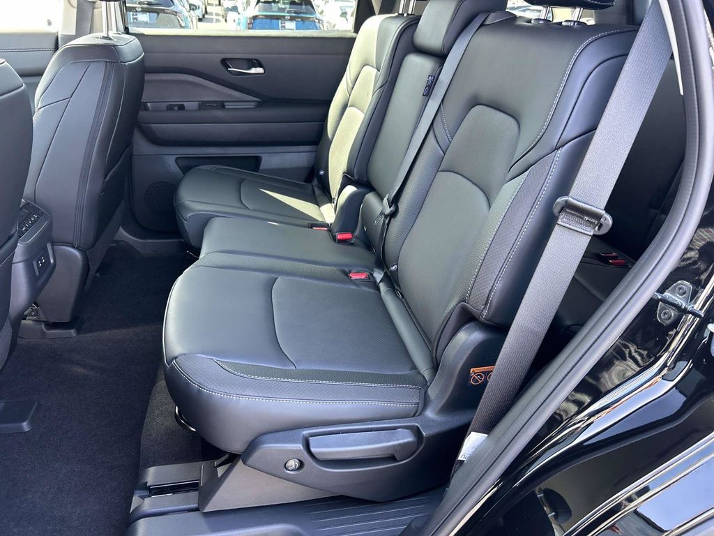 2026 Nissan Pathfinder SL - Photo 24