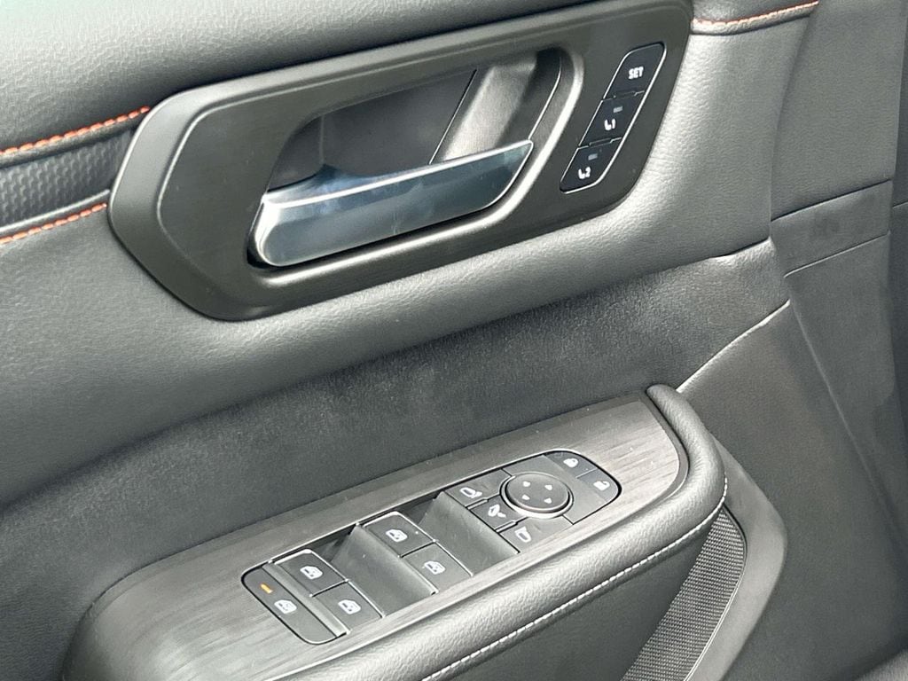2026 Nissan Armada PRO-4X - Photo 25