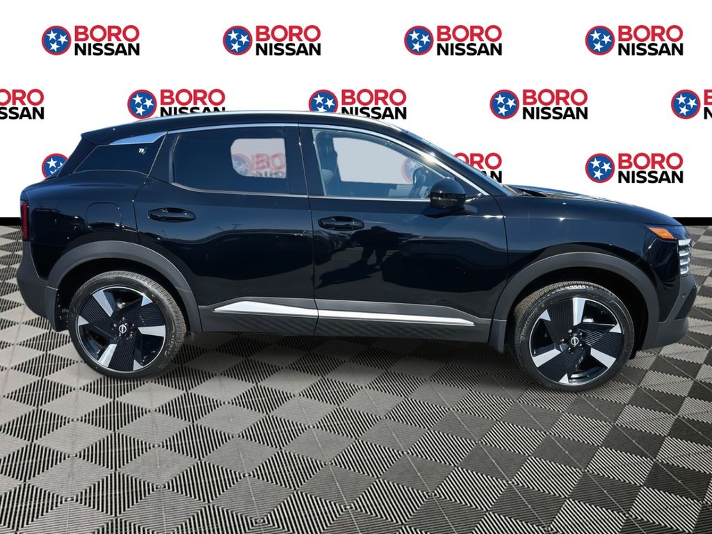 2025 Nissan Kicks SR photo 2