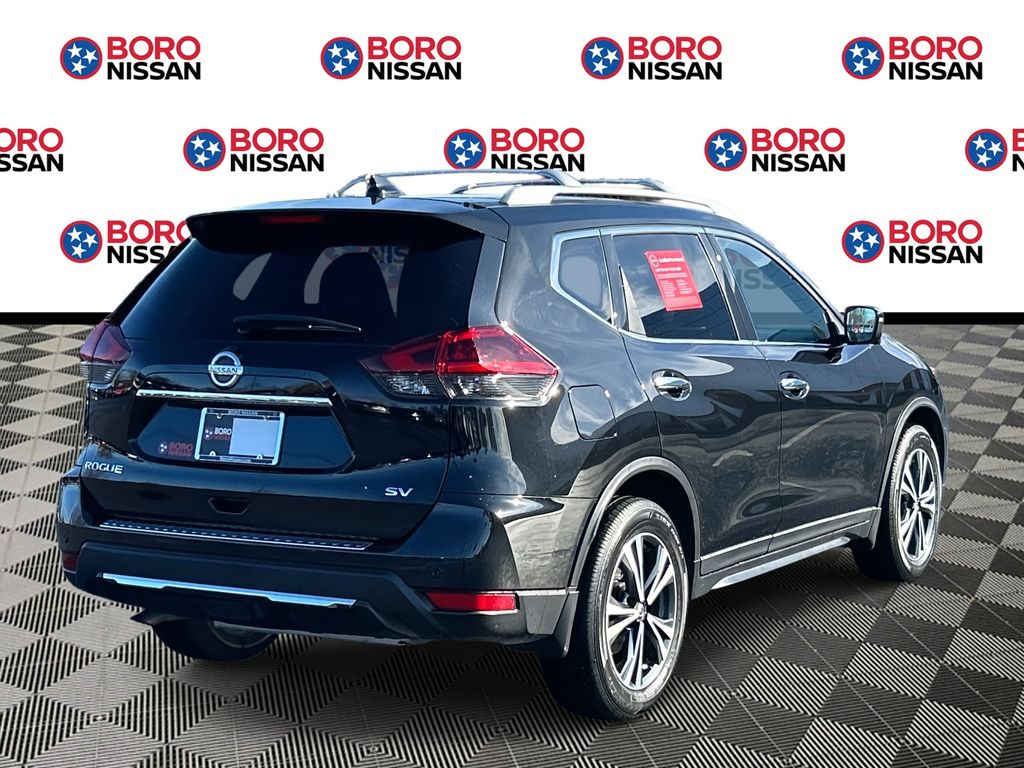 2020 Nissan Rogue SV photo 3
