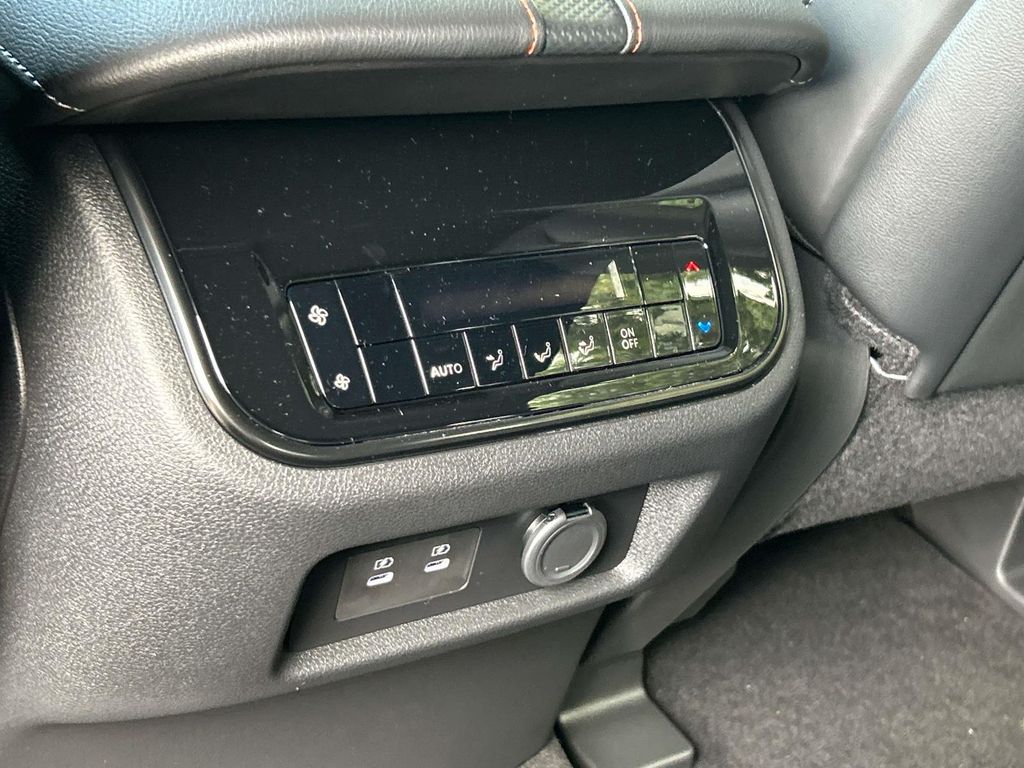 2026 Nissan Armada PRO-4X - Photo 19