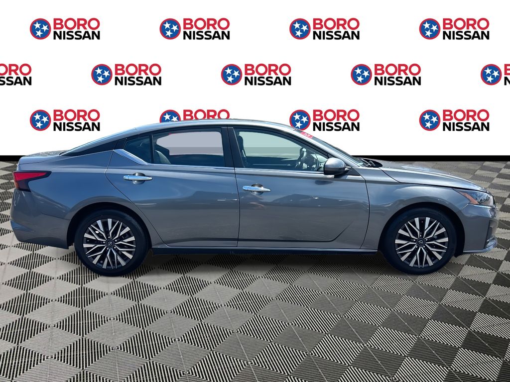 2023 Nissan Altima 2.5 SV photo 2