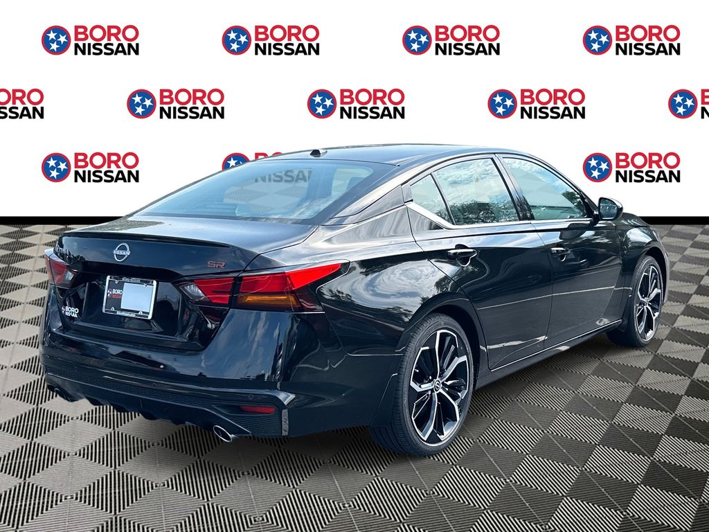 2025 Nissan Altima SR photo 2