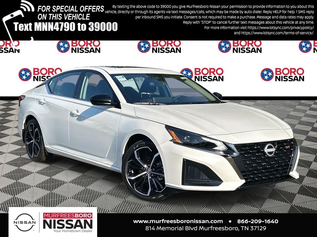 2025 Nissan Altima SR's photo