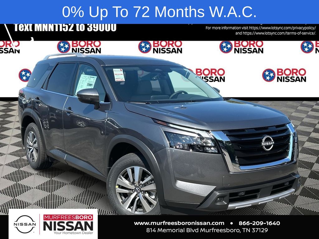 2025 Nissan Pathfinder SL's photo