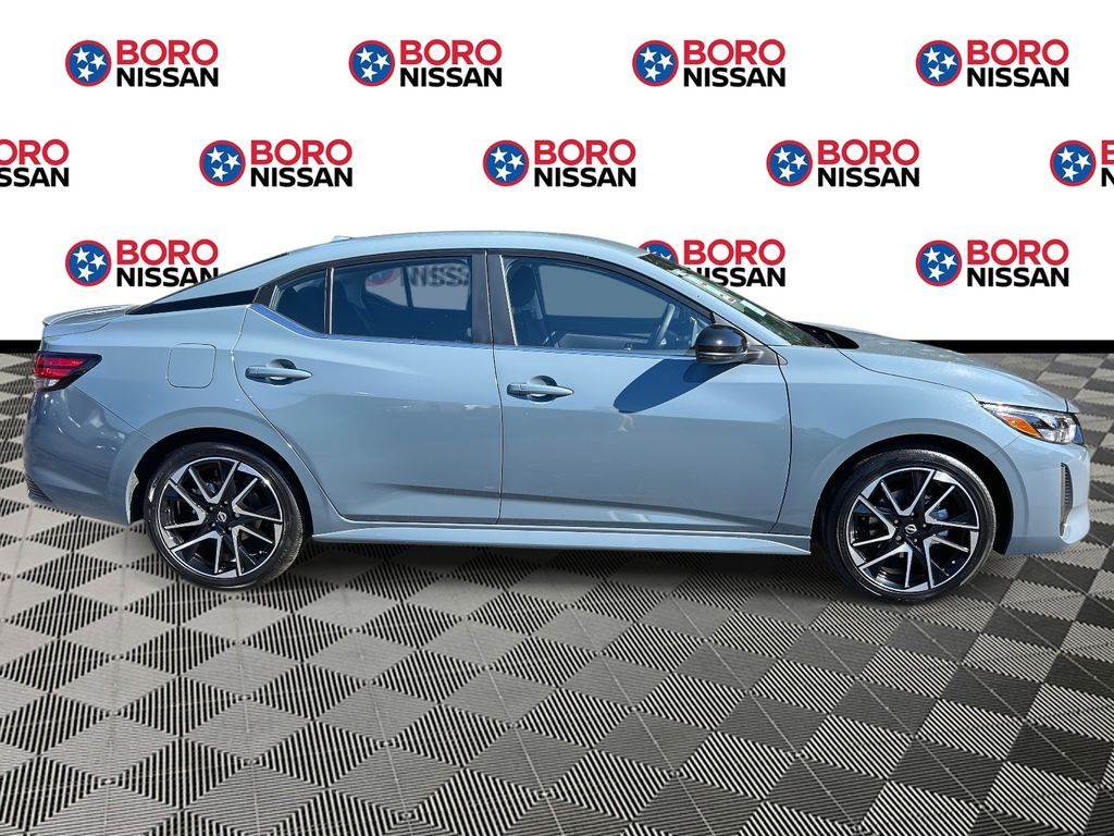2025 Nissan Sentra SR photo 2