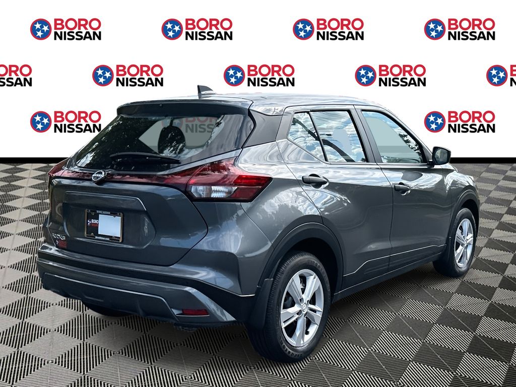 2025 Nissan Kicks Play S photo 3