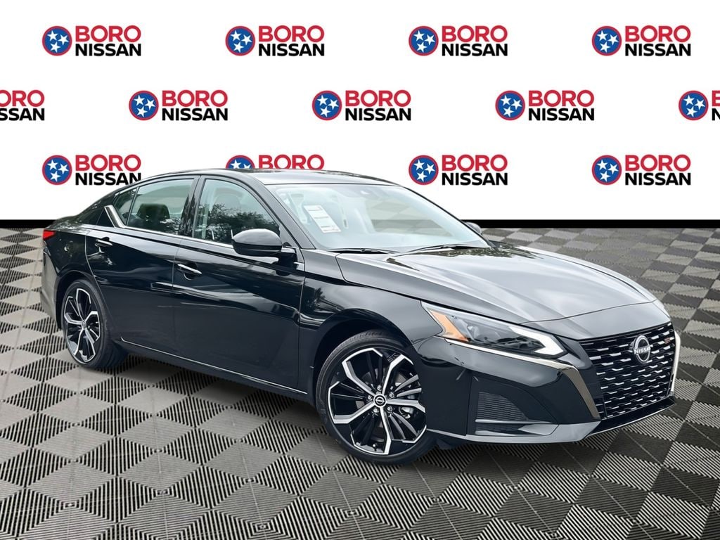 2025 Nissan Altima SR's photo