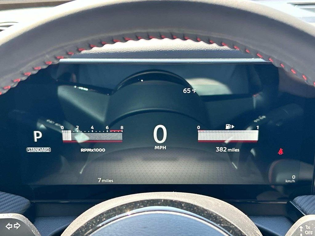 2025 Nissan Kicks SR photo 3