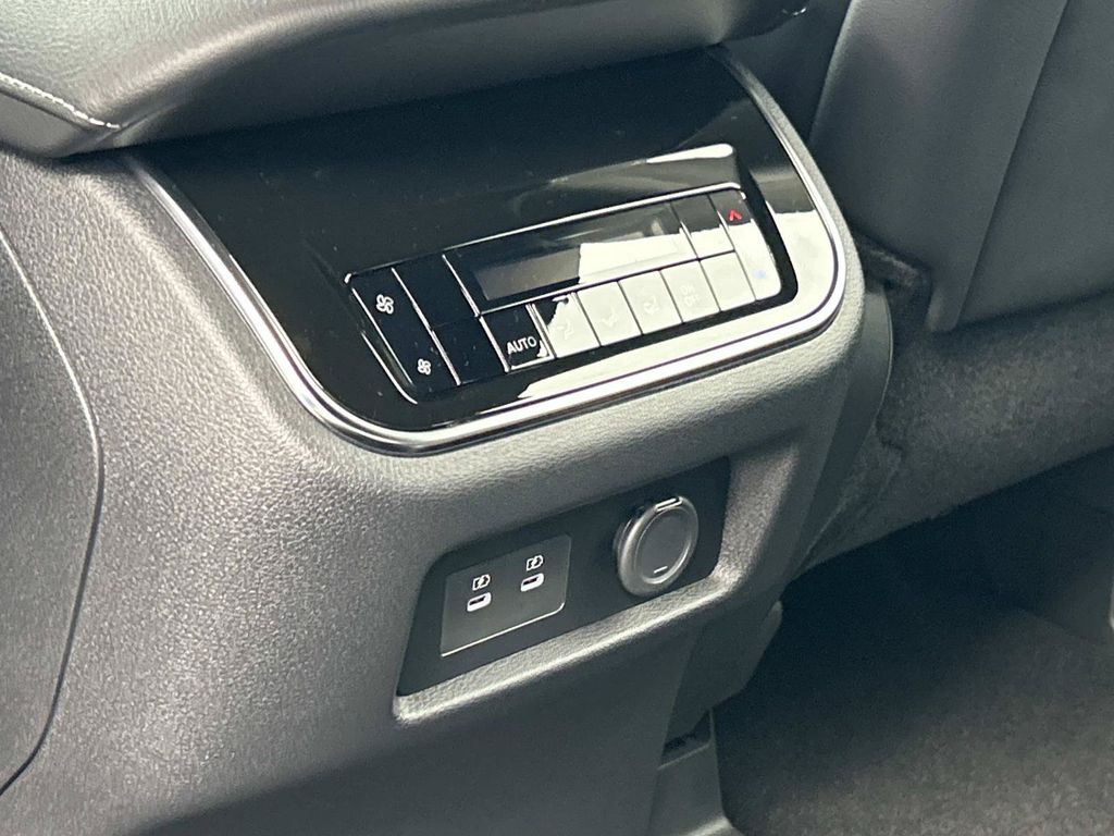 2026 Nissan Armada SL - Photo 20
