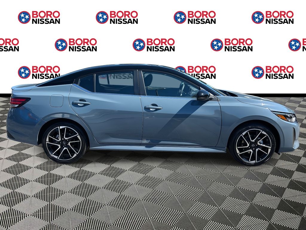2025 Nissan Sentra SR photo 2