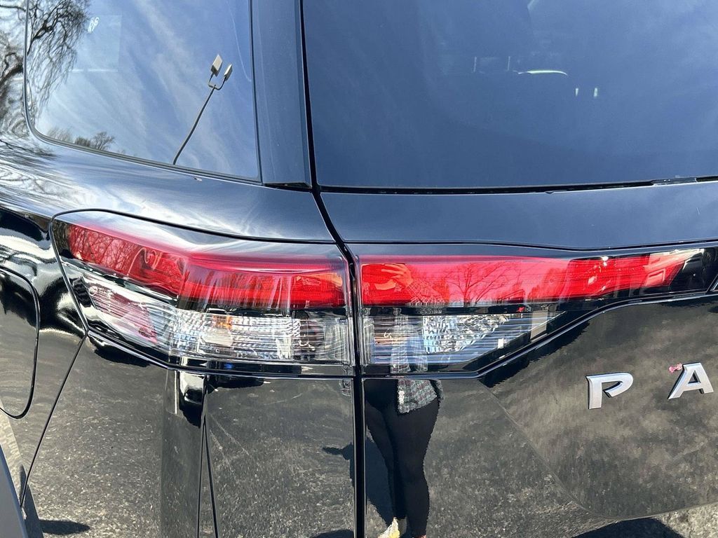 2026 Nissan Pathfinder SL - Photo 11