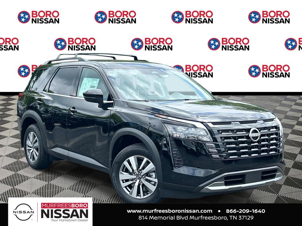 2026 Nissan Pathfinder SL 2WD's photo