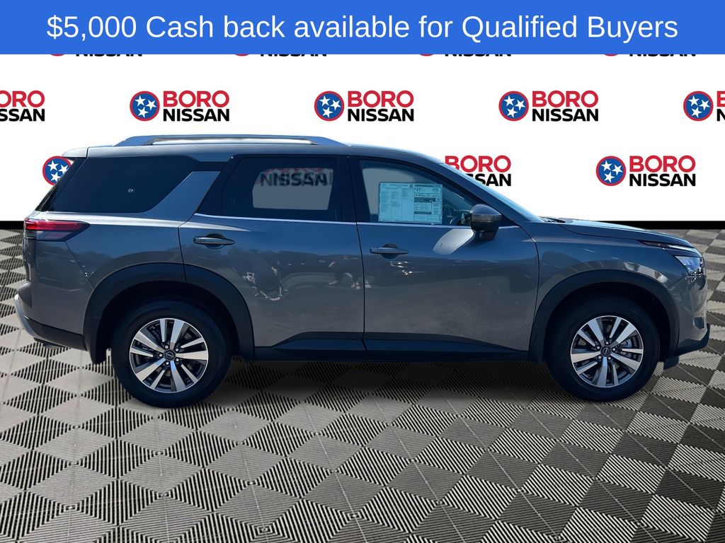 2025 Nissan Pathfinder SL photo 2