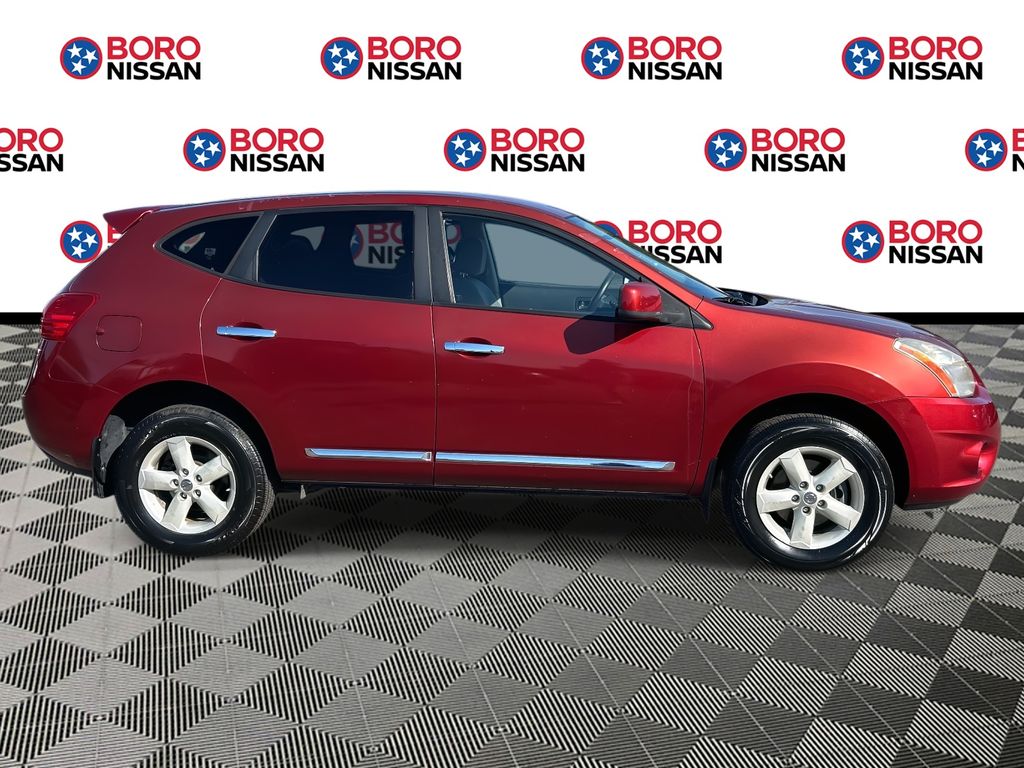 2013 Nissan Rogue S photo 2