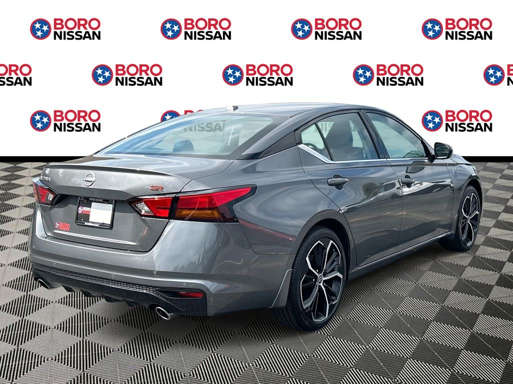 2025 Nissan Altima SR photo 3