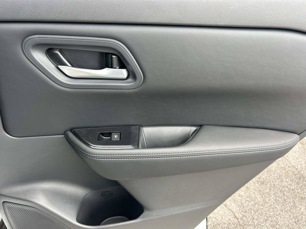 2026 Nissan Rogue SV - Photo 23