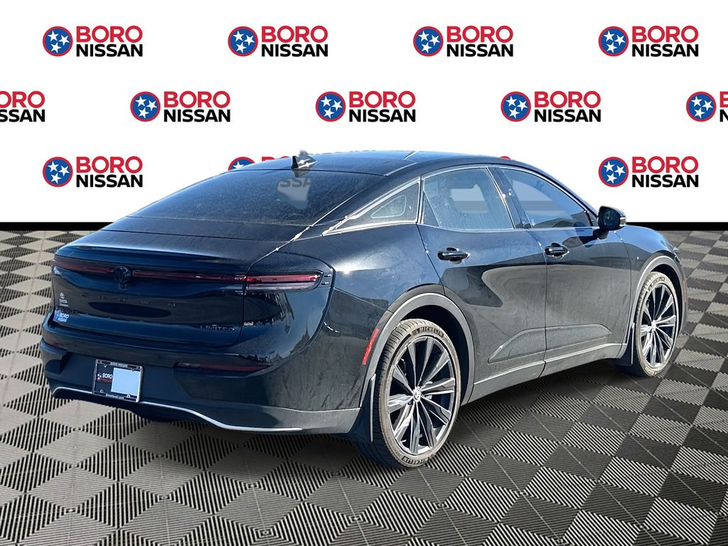 2025 Toyota Crown photo 3