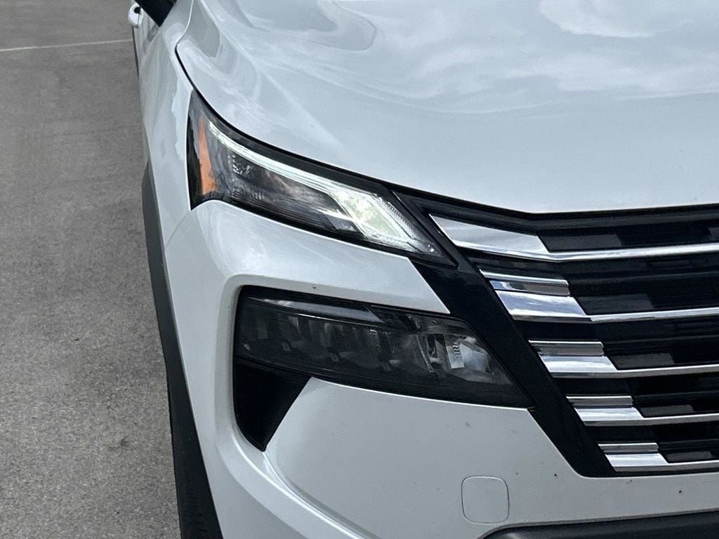 2026 Nissan Rogue SV - Photo 8