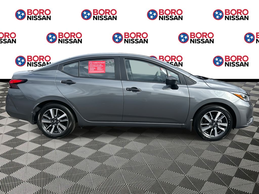 2025 Nissan Versa 1.6 S photo 2