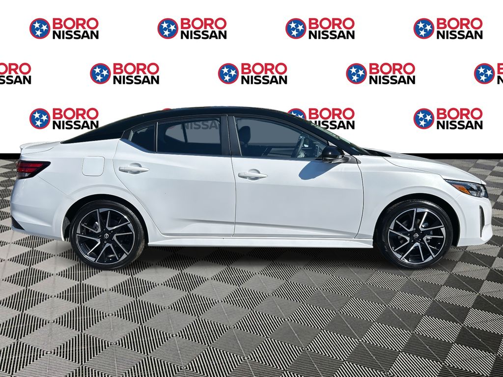 2025 Nissan Sentra SR photo 2