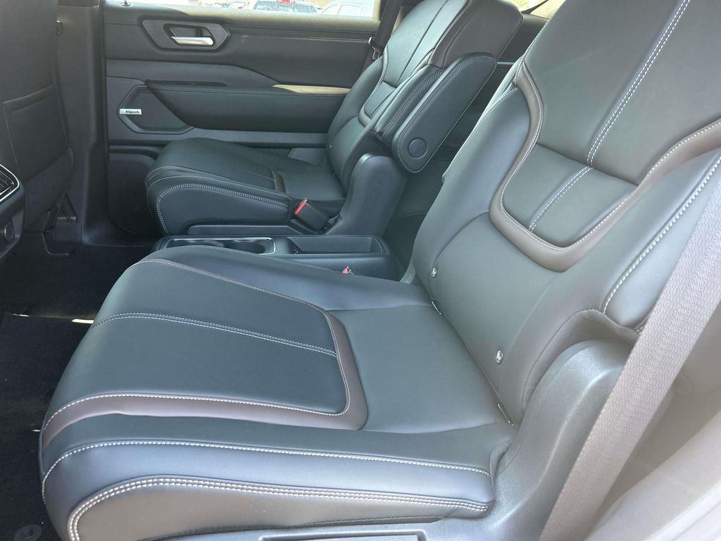 2026 Nissan Armada SL - Photo 20