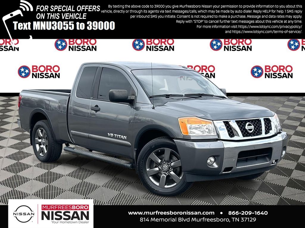 2015 Nissan Titan SV's photo