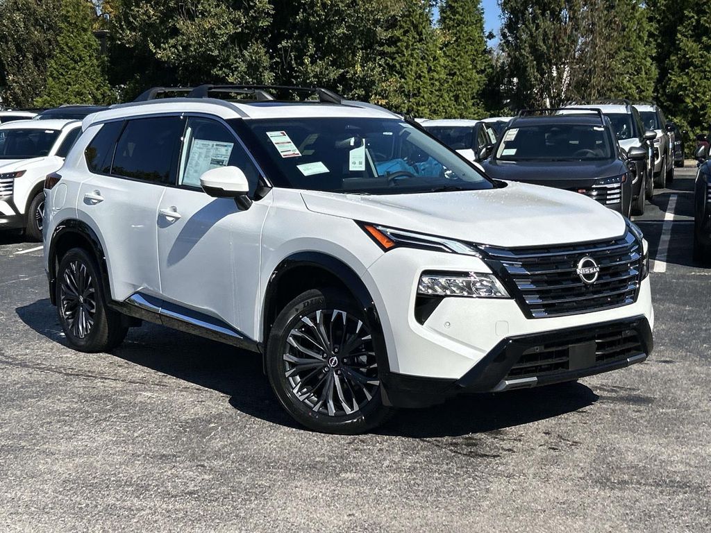 2026 Nissan Rogue Platinum's photo