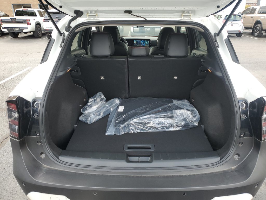 2026 Nissan KICKS SR - Photo 6