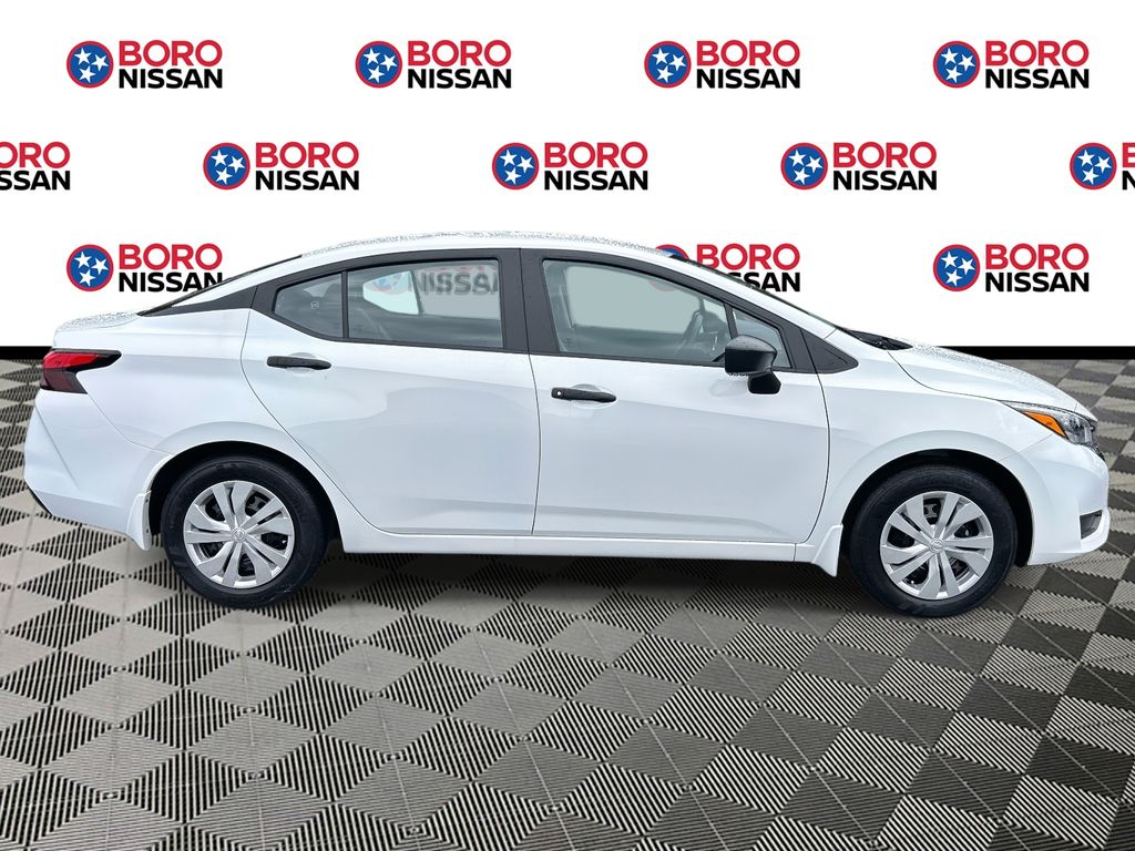 2025 Nissan Versa 1.6 S photo 2