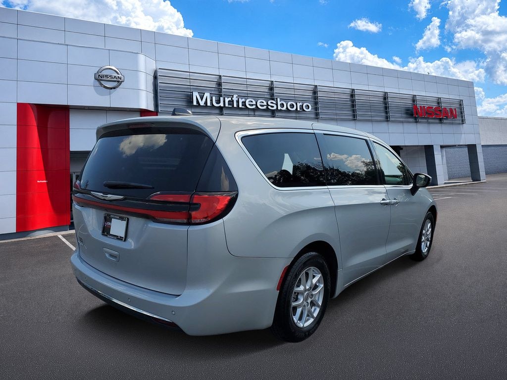 Certified 2023 Chrysler Pacifica Touring L Van Passenger Van