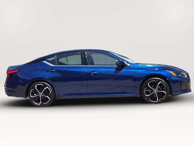 2024 Nissan Altima SR - Photo 28