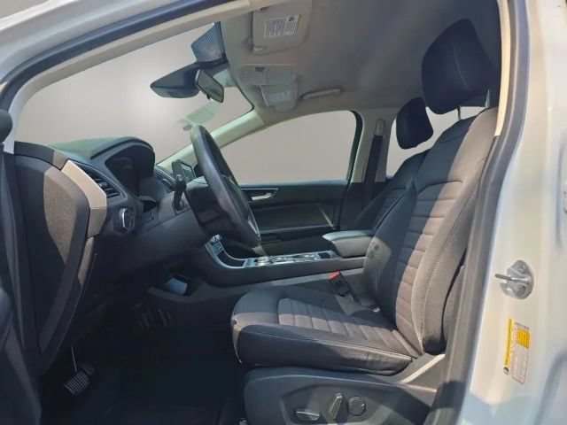 2022 Ford Edge SE - Photo 13