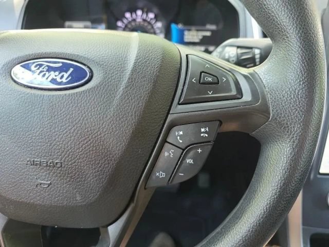 2022 Ford Edge SE - Photo 18